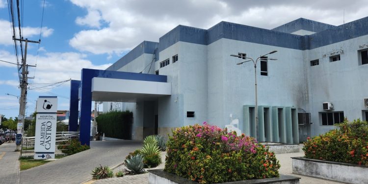 Em 16 de outubro de 1947, era inaugurado o Hospital Maternidade Almeida Castro, unidade que leva o nome do médico Francisco Pinheiro de Almeida Castro, nascido 1858, em Maranguape, no Estado do Ceará.