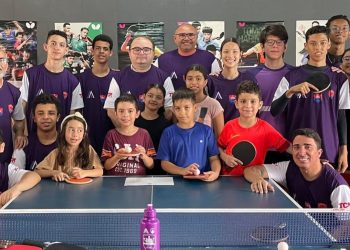 Projeto social oferece aulas de tênis de mesa para jovens da rede pública em Mossoró