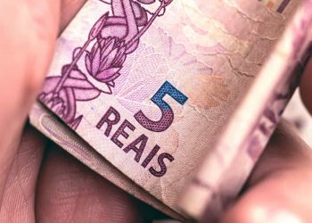 Após receber R$ 5,00 por “programa”, mulher furta celular e acaba presa em Mossoró