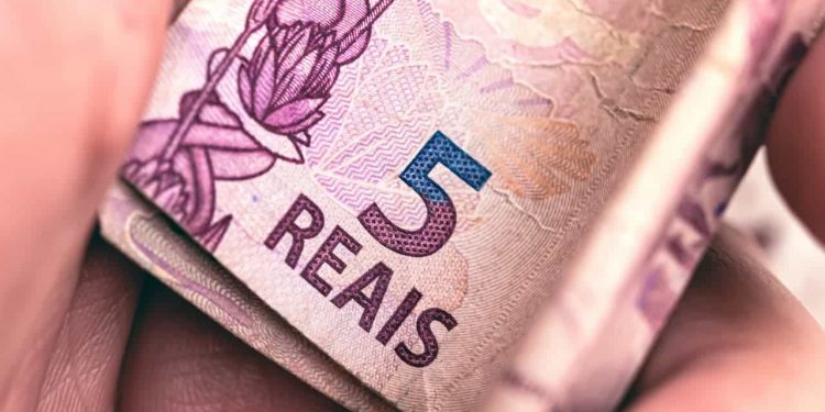 Após receber R$ 5,00 por “programa”, mulher furta celular e acaba presa em Mossoró