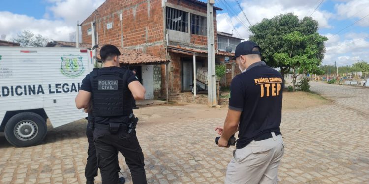 Corpo é encontrado em estado de decomposição na Favela do Fio, em Mossoró