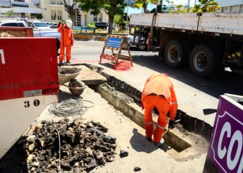 Prefeitura realiza manutenção e desobstrução de galeria no Centro