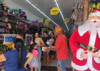 Quase 200 empresas solicitaram autorização para funcionar no feriado desta quarta-feira (20)