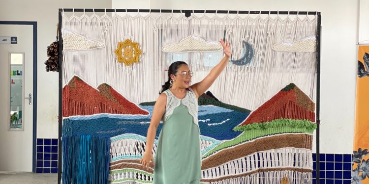 Espetáculo “Histórias Brincadas na Beira do Rio” encerra programação com sessão no Teatro de Quintal