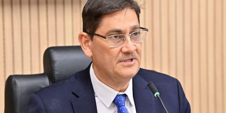 “13º salário do estado depende de recursos federais”, afirma secretário de Administração