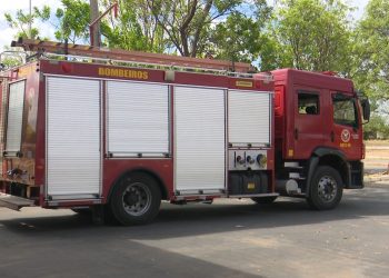 Bombeiros resgatam criança trancada em veículo no bairro Planalto 13 de Maio