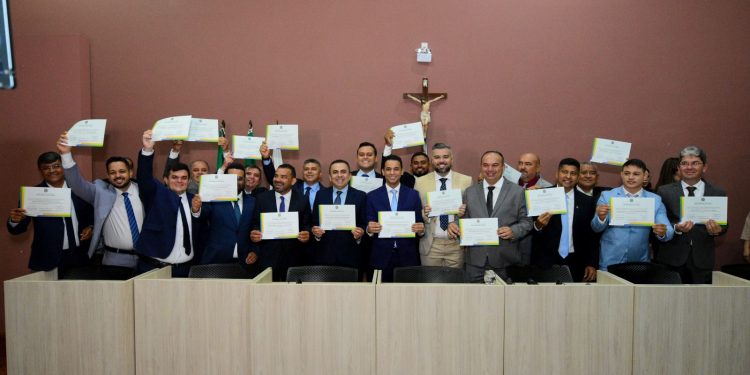 Eleitos em 2024 foram diplomados nesta segunda-feira (16)