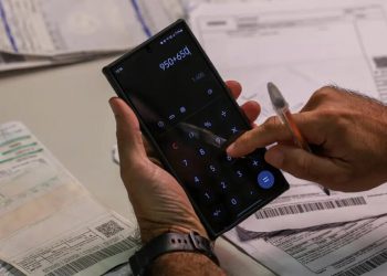 Endividamento avança em novembro, mas perfil das dívidas aponta uso mais consciente do crédito