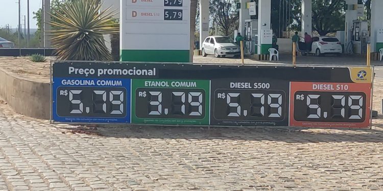 Preços dos combustíveis registram alta na primeira quinzena de dezembro