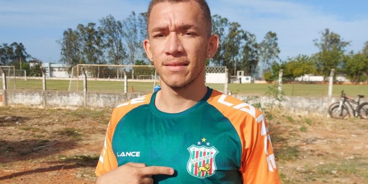 Atacante Henrique Nunes é o novo reforço do Baraúnas