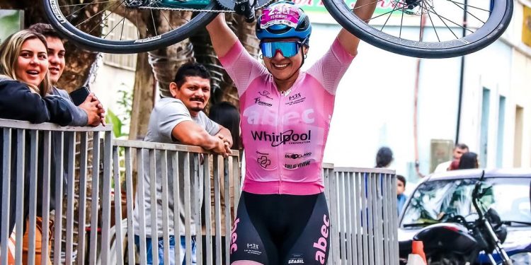 Alice Melo se despede da equipe Abec de Rio Claro/SP