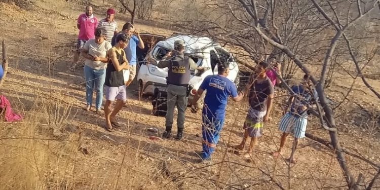Mãe e filhos morrem em acidente de trânsito na RN-084, no Seridó