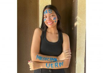 “Vai ser um propósito de vida”, declara estudante nota 1000 aprovada em Medicina