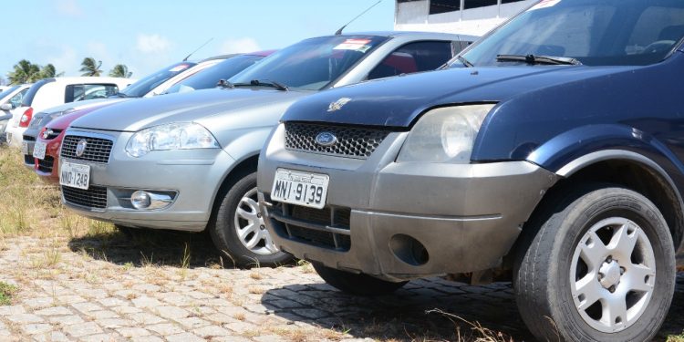 Detran realiza primeiro leilão do ano com 117 lotes de veículos e sucatas