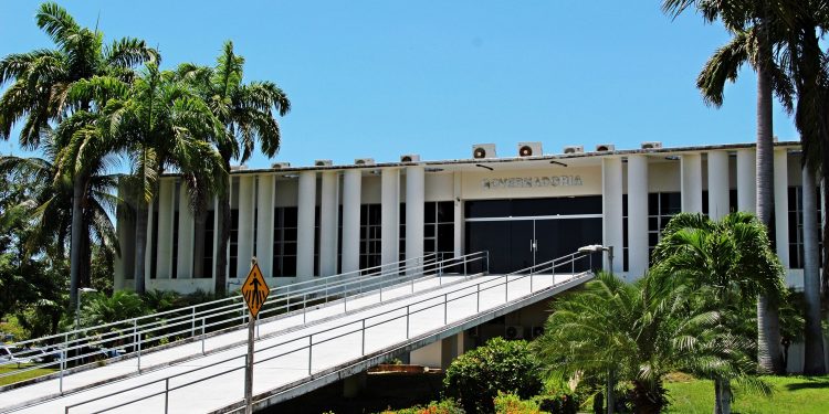 Governo do RN sanciona leis para recomposição salarial de servidores do estado