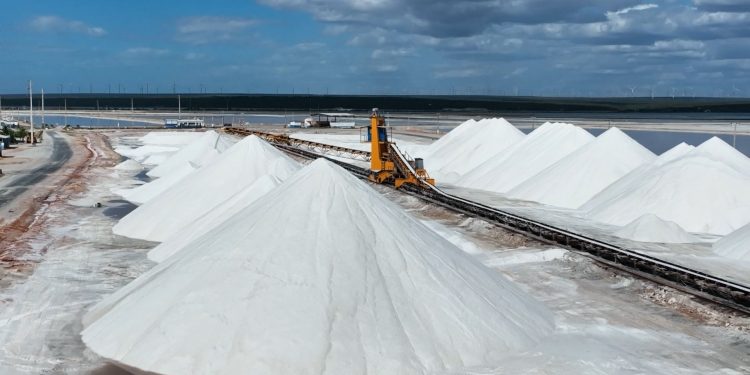 Indústria salineira é incluída no PROEDI: região de Mossoró será principal beneficiada