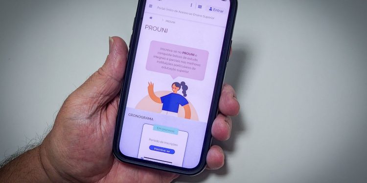 Prouni 2025: inscrições começam nesta sexta-feira (24)