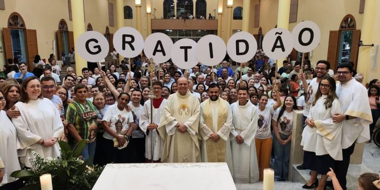 Padre Flávio se despede da Catedral de Santa Luzia