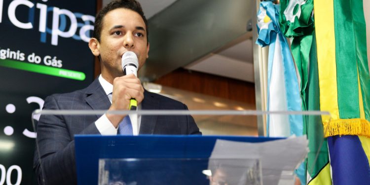 Allyson Bezerra pede afastamento para quatorze dias de férias