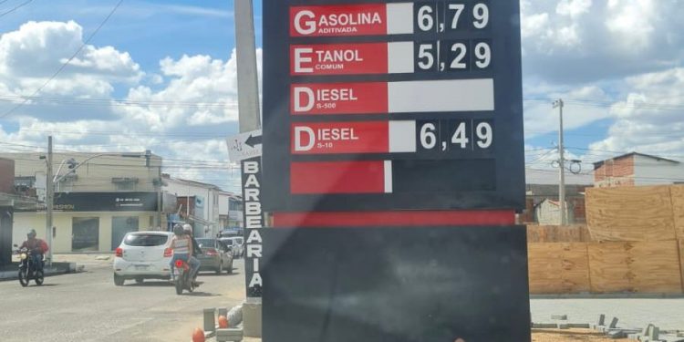 Após reajuste do ICMS, postos aumentam preço da gasolina em Mossoró