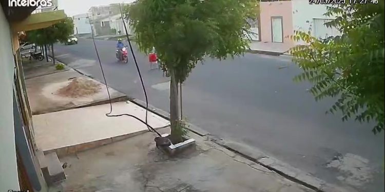 Idosa espera mais de uma hora por socorro médico após atropelamento em Mossoró