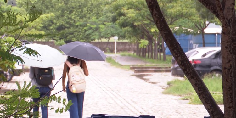 Inmet alerta para chuvas intensas em 74 cidades do RN; Mossoró está entre elas