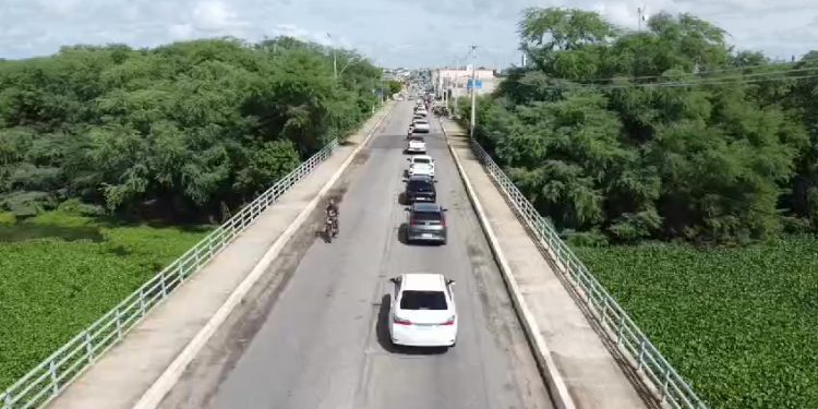 Congestionamento é registrado na Av. Coelho Neto após interdição na Presidente Dutra