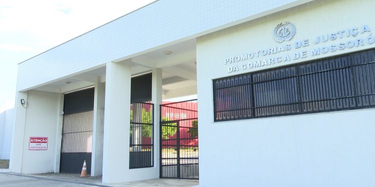 Operários caem de andaime em obra na sede do Ministério Público em Mossoró