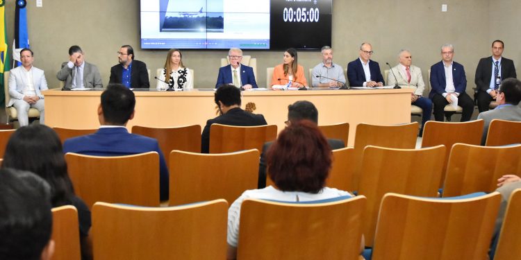 Assembleia discute retomada de voos comerciais no Aeroporto de Mossoró