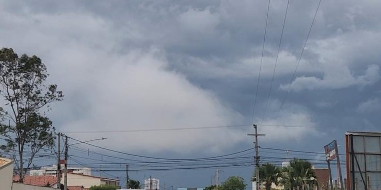 Novo alerta prevê chuvas intensas para Mossoró até a manhã deste sábado (29)