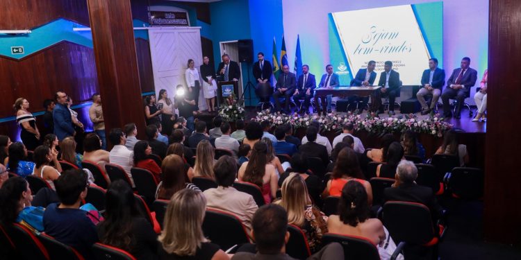 Prefeitura de Mossoró dá posse a novos procuradores e analistas da Procuradoria Geral do Município