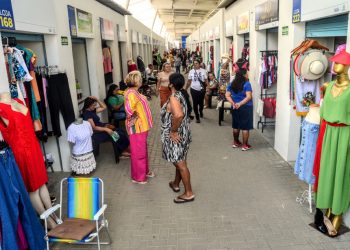 Centro Comercial é entregue e beneficiará mais de 300 famílias