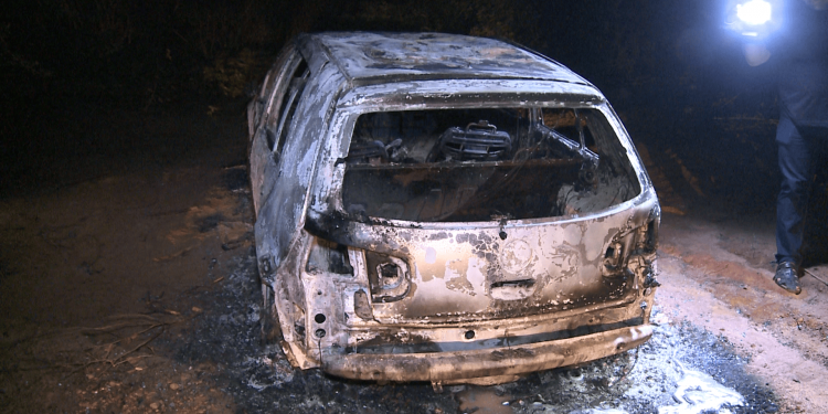 Dois corpos são encontrados carbonizados dentro de carro incendiado na zona rural de Mossoró