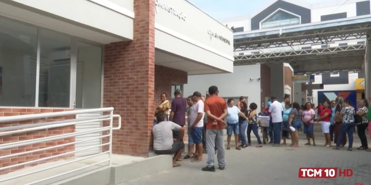 Comerciantes recebem chaves dos boxes no Centro Comercial de Mossoró