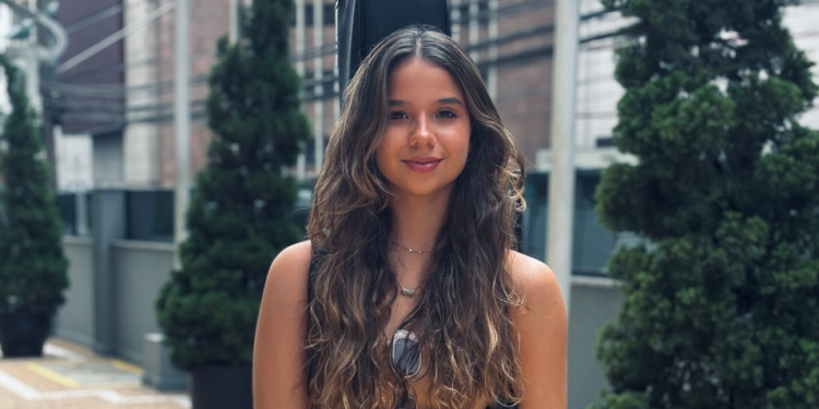 Bia Gurgel lança música, visita gravadora em São Paulo e traça planos para o futuro