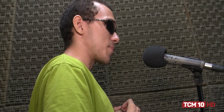 Aprovado em Jornalismo na Uern, jovem com deficiência visual sonha com profissão