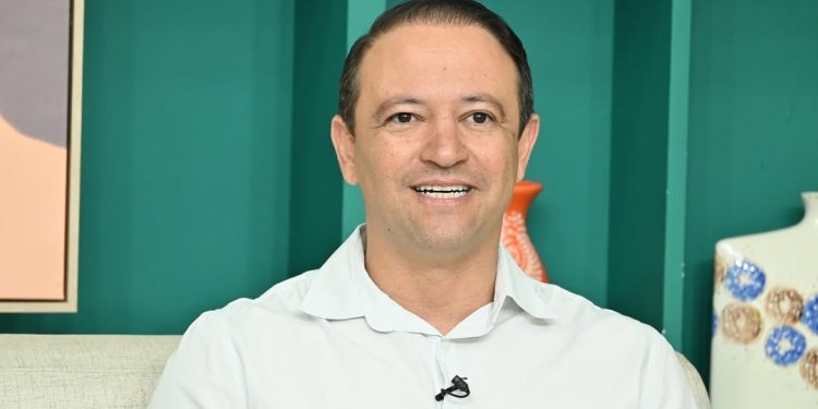 Prefeito de Assú está internado em UTI de Mossoró com dengue