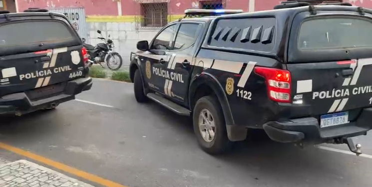 Polícia Civil realiza operação contra homicídios e tráfico em Porto do Mangue; um suspeito morre em confronto e dois são presos