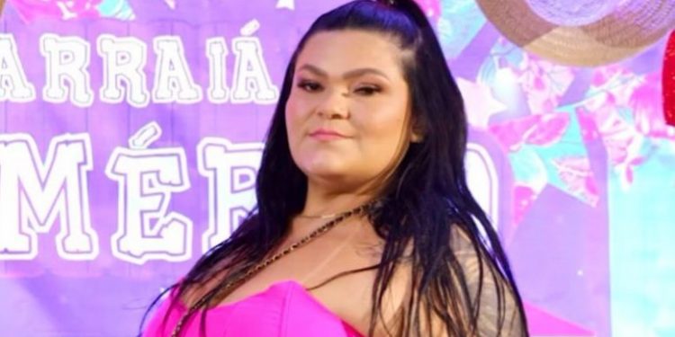 Mulher é morta a tiros em frente à lanchonete em Assú