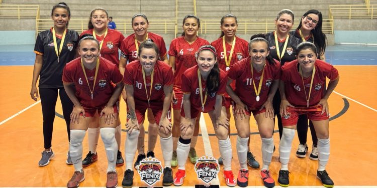 Equipe Fênix comemora 18 anos de futsal feminino com título em Mossoró