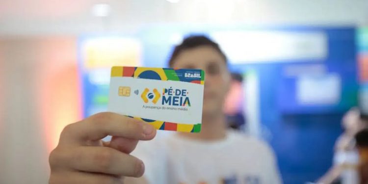 Pé-de-Meia: MEC inicia pagamento da 3ª parcela de 2025