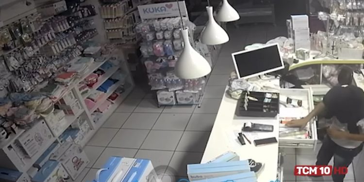 Suspeito arromba loja de artigos para bebês e furta mais de R$ 3 mil no Centro de Mossoró