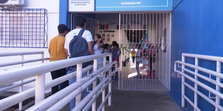 Escola Duarte Filho retorna às atividades uma semana após ataque