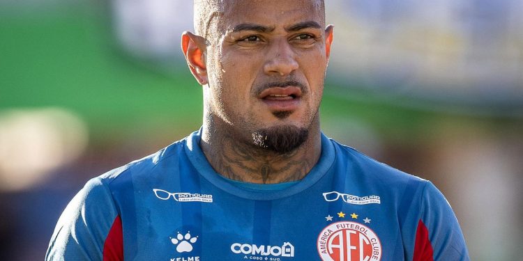 Goleiro do América é vítima de racismo em jogo da Série D