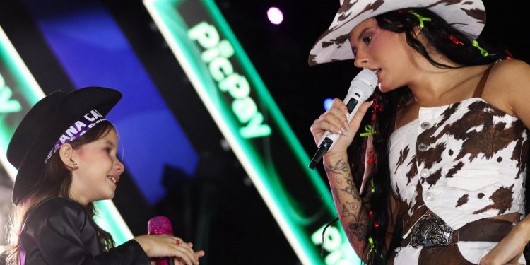 Ana Castela estreia no MCJ e atrai legião de fãs mirins à Estação das Artes