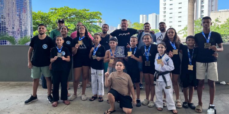 Atletas mirins se destacam no Open Internacional de Jiu-jítsu, em Fortaleza