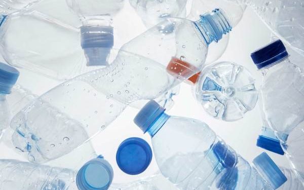 Mulher é atingida por garrafa em show no MCJ e está hospitalizada; Prefeitura emite nota