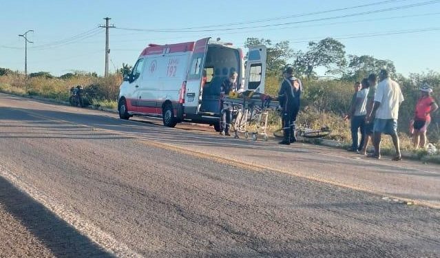 Ciclista é atropelada por motociclista na BR-304 em Mossoró