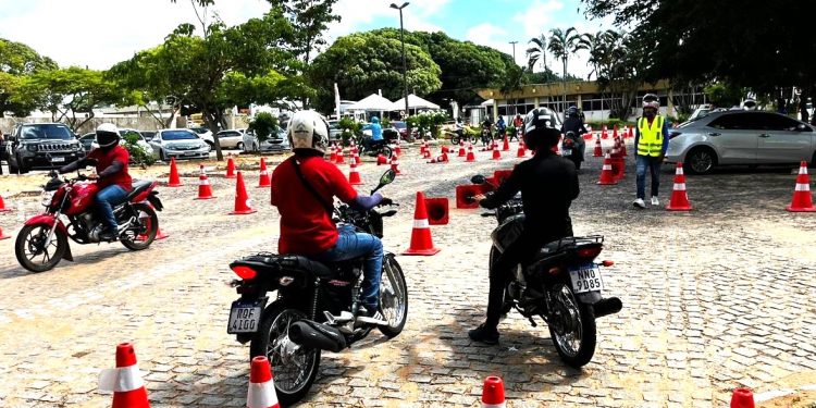 Detran/RN revela que 342 mil motos pertencem a pessoas sem habilitação