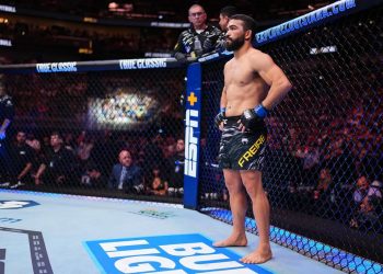 Mossoroense Patrício Pitbull vence primeira luta no UFC